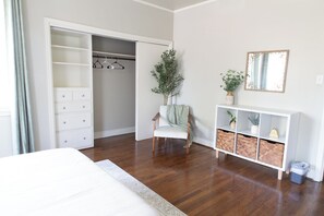 3 chambres, bureau, Wi-Fi gratuit, draps fournis