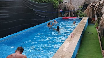 Hồ bơi ngoài trời