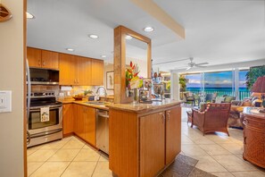 Coffee/tea maker, fridge, microwave, oven - End-Unit Oceanfront Relaxation, Large Lanai, Views, Sunsets (Lahaina)