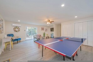 House, Smoking | 4 bedrooms - The Beehive New 4 Bedroom Listing Next to CNU (Newport News)