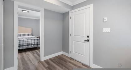 West Van Hideout 2BR Suite Near Grouse Mountain