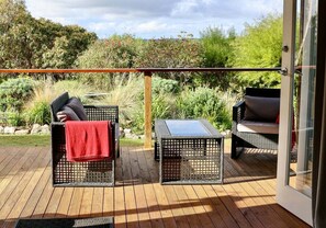 Property grounds - Tully Cottage - a home among the gum trees (Break O'Day)