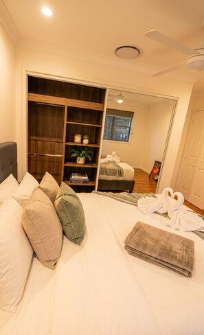 Room - Cozy 5BR Family Home at St Marys (Saint Marys)