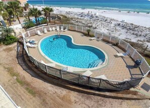 Pool - Serene 1/bd - 1.5/ba, Direct Beachfront, Small Complex, Free Beach Service (Destin)
