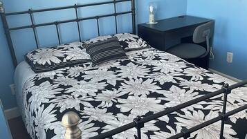 Iron/ironing board, WiFi, bed sheets