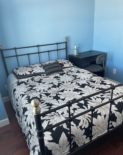 Perfect 2-bedroom chalet, share with A host