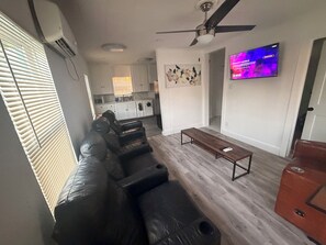 Living area - Comfort, Space & Convenience All in One Cozy Southside Escape (Fort Worth)