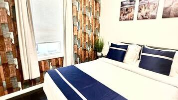 Desk, iron/ironing board, WiFi, bed sheets