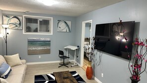 Living area - Unwind in Konga Suite-an upscale,modern 1 bedroom walk out with private access (Calgary)