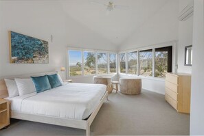 Desk, iron/ironing board, WiFi, bed sheets - The Ridge House - Panoramic views! (Aireys Inlet)