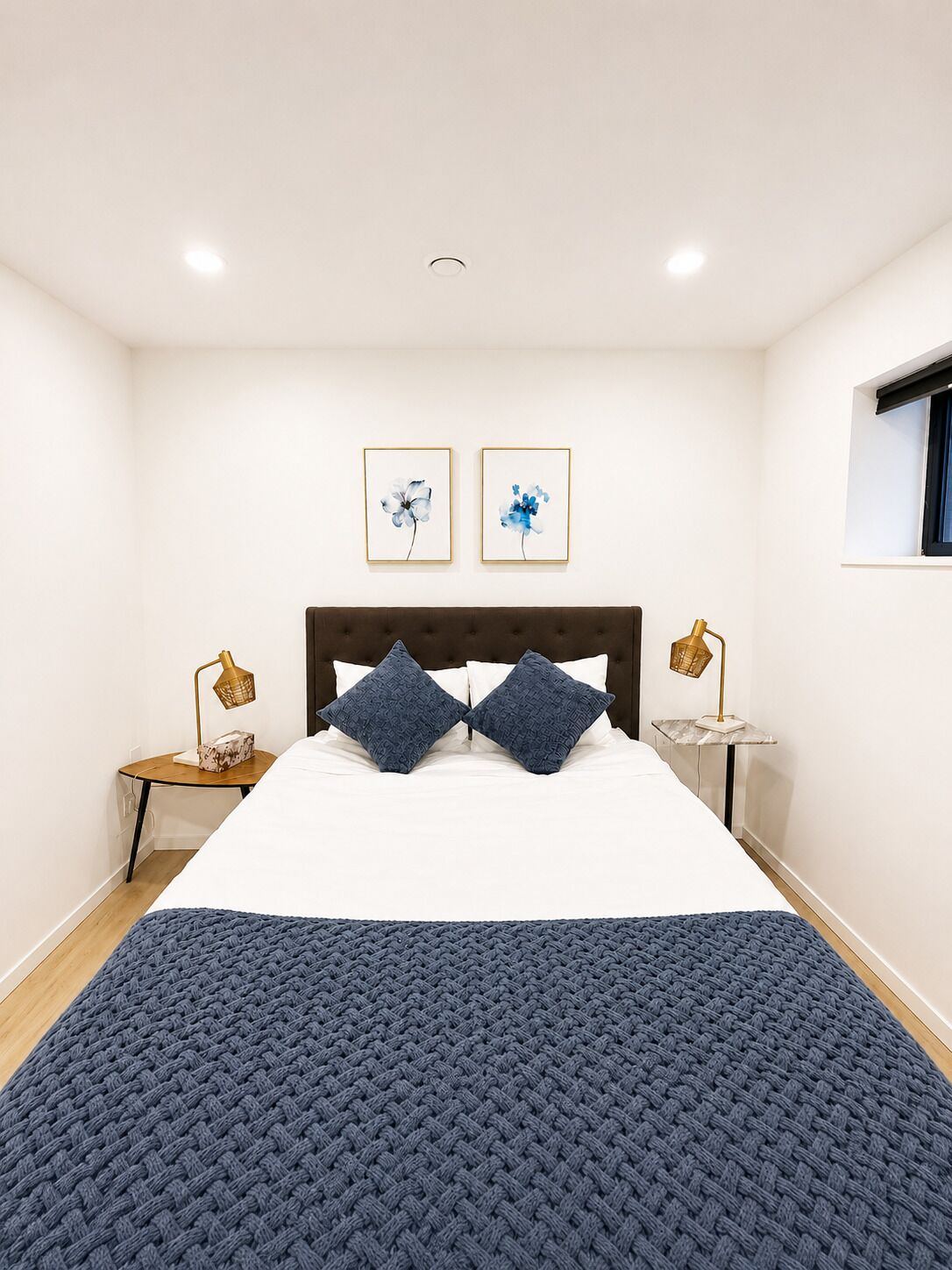 Iron/ironing board, Internet, bed sheets