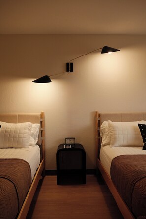 經典雙人房 | 書桌、手提電腦工作空間、免費 Wi-Fi