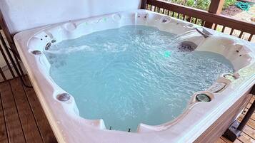 Bain à remous extérieur