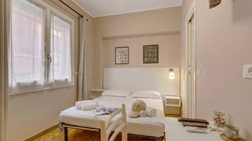 WiFi (free), bed sheets