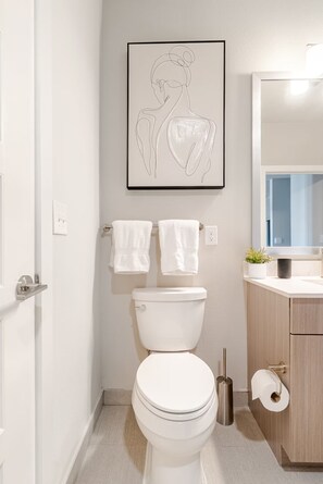 Hair dryer, towels, soap, toilet paper - Top-Floor Luxury Retreat, King Bed, Full Kitchen, Private Balcony (Frisco)