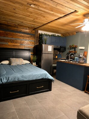 1 bedroom, iron/ironing board, free WiFi, bed sheets - Cozy 1-bedroom studio in adorable Brownsville, Tx Sleeps Up to 3 (Brownsville)