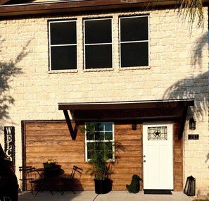 Exterior detail - Cozy 1-bedroom studio in adorable Brownsville, Tx Sleeps Up to 3 (Brownsville)