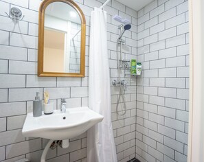 Bathroom -  1-bedroom apartment in charming Tallinn near the city center (Tallinn)