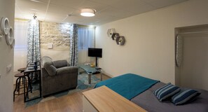 Room -  1-bedroom apartment in charming Tallinn near the city center (Tallinn)