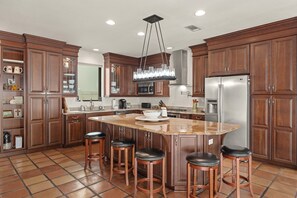 Family House, 3 Bedrooms, Hot Tub, Bay View | Private kitchen - Private Dock Waterfront Home in Miramar (Miramar Beach)