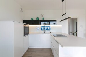 Lavastoviglie, pentole/stoviglie/utensili