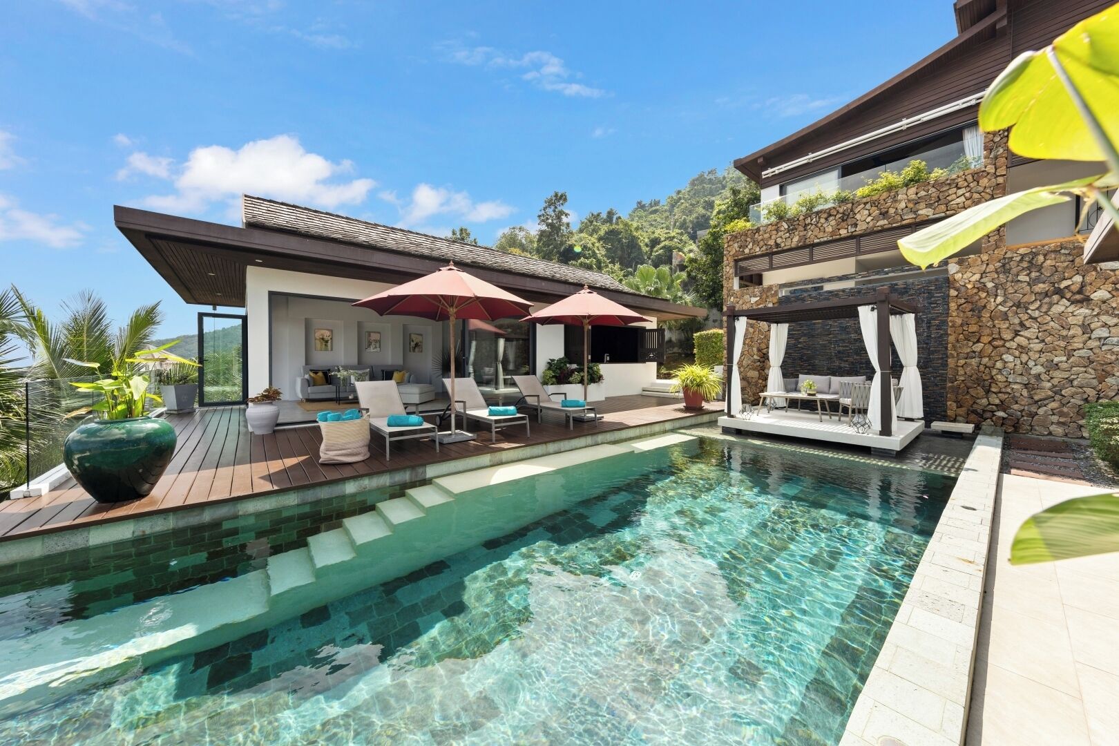 Villa, balkong, havutsikt | Basseng | Utendørsbasseng
