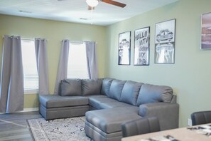 Living area - Your home away from home on the MS Gulf Coast! (Ocean Springs)