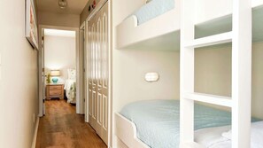 1 bedroom, WiFi, bed sheets - Horizon South 75C Resort-style (Panama City Beach)