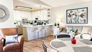 TV, offices - Horizon South 75C Resort-style (Panama City Beach)