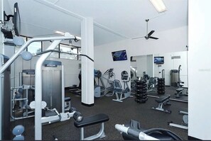 Fitness facility - Cozy 2-bedroom condo with A/C in beautiful Siesta Key enjoy nearby beach. (Siesta Key)