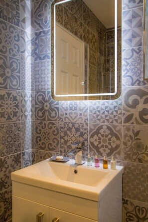 Bathroom - Winckley Square Hotel (Preston)