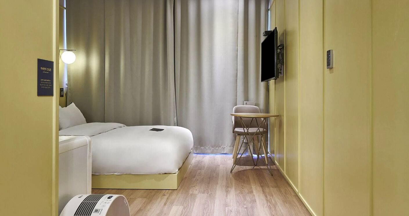 Premium Double Room | Free WiFi, bed sheets