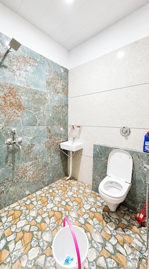 Shower, rainfall showerhead, slippers, towels - Hotel N Comfort Near Jyotirlinga Temple (Ujjain)