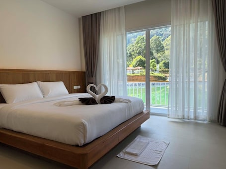 Deluxe Room, Balcony, Mountain View. Hidden Haven Resort Koh Lanta