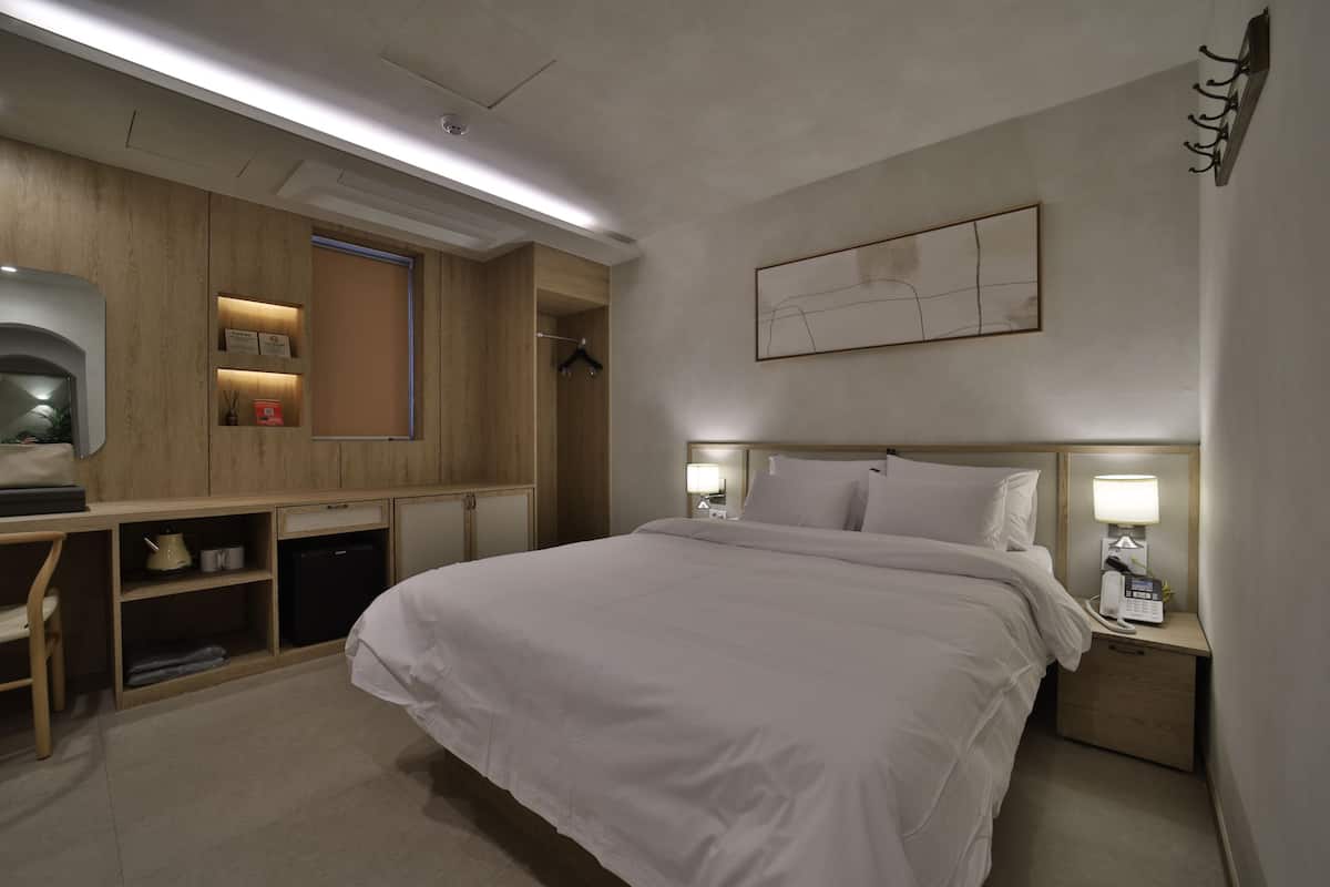 Deluxe Mediterranean - Jacuzzi | Sistema de insonorización, wifi gratis, ropa de cama