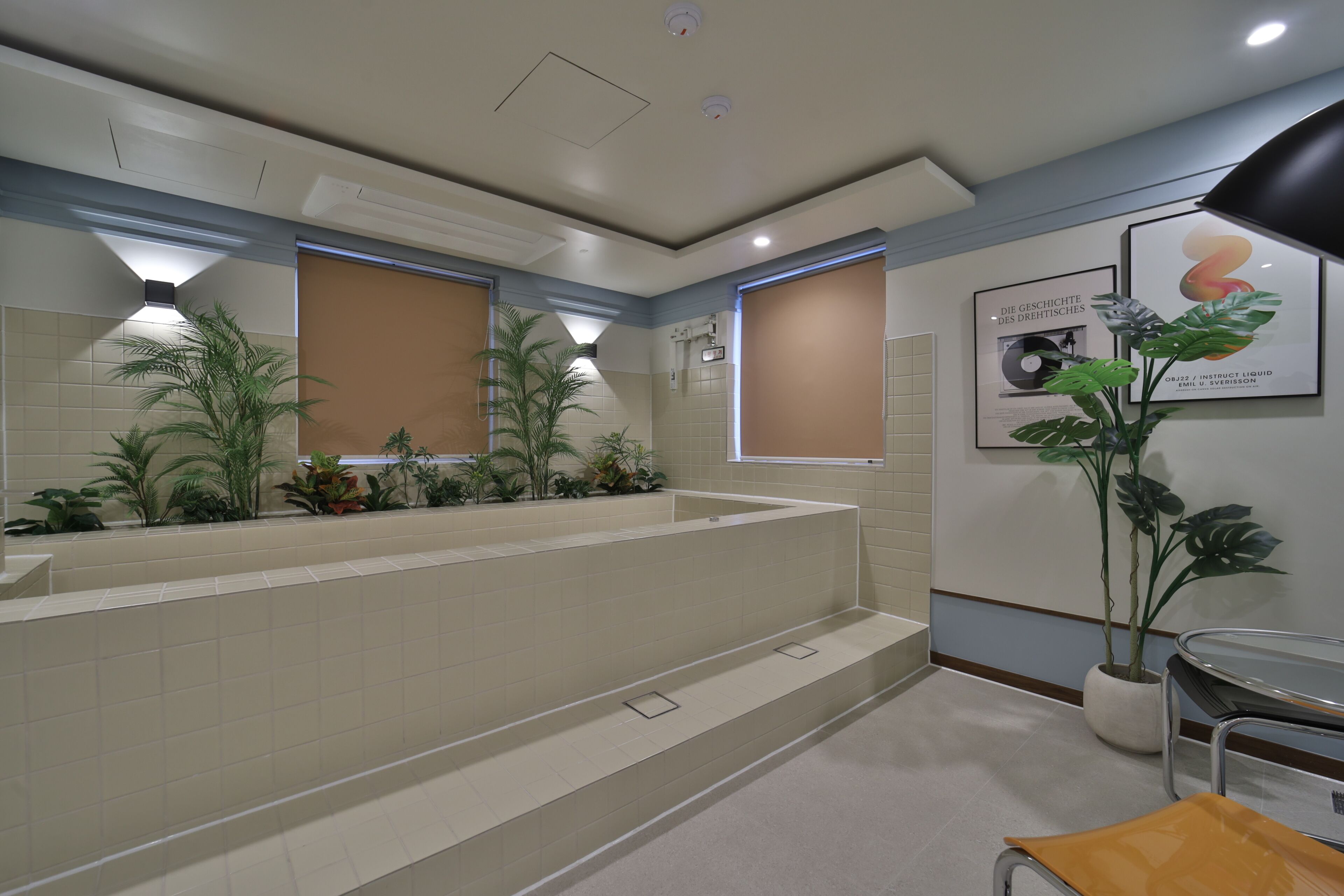 Deluxe Twin Mid-Century - Jacuzzi | 욕실 | 별도의 욕조 및 샤워 시설, 전신 욕조, 무료 세면용품, 헤어드라이어