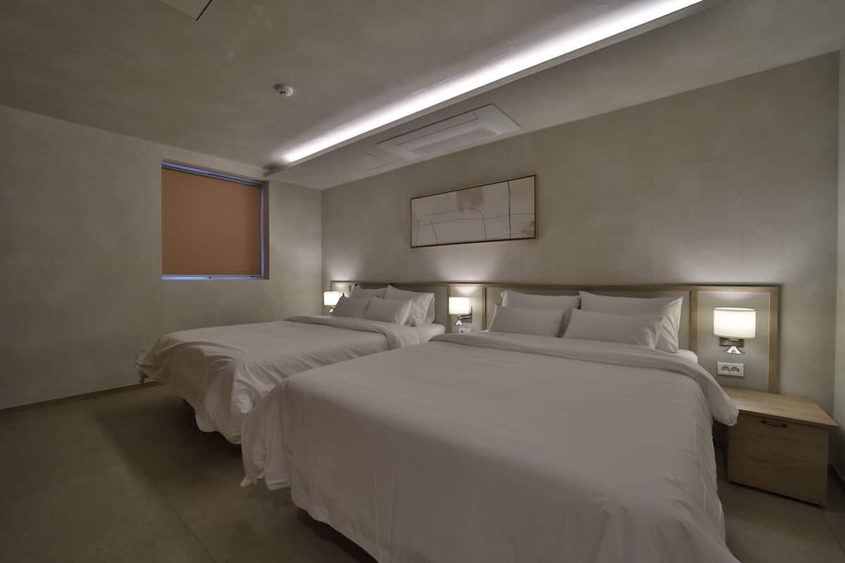 Deluxe Twin Mediterranean - Jacuzzi | Sistema de insonorización, wifi gratis, ropa de cama