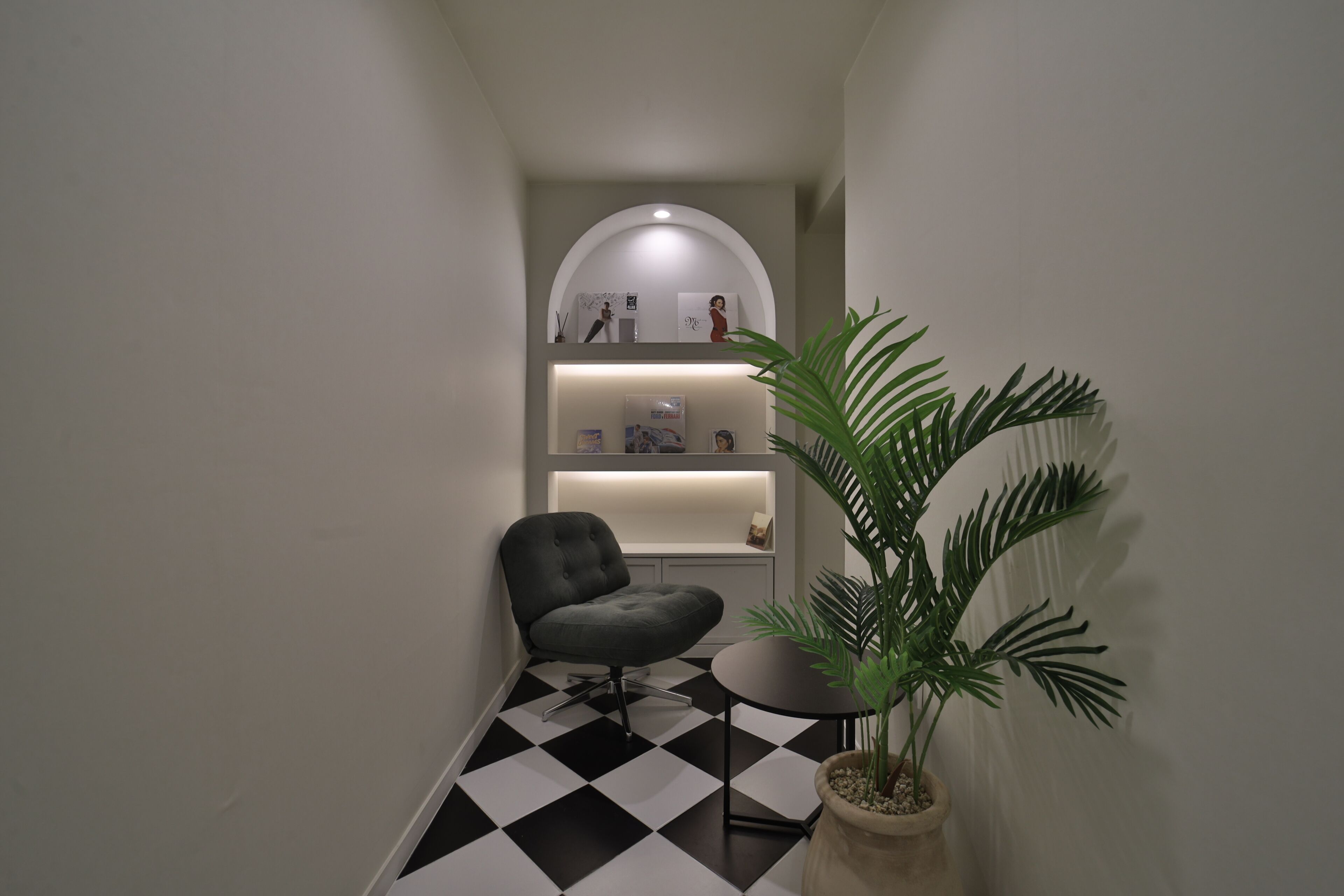 Deluxe Twin Morocco - Jacuzzi | Living area | Computer monitors, printers