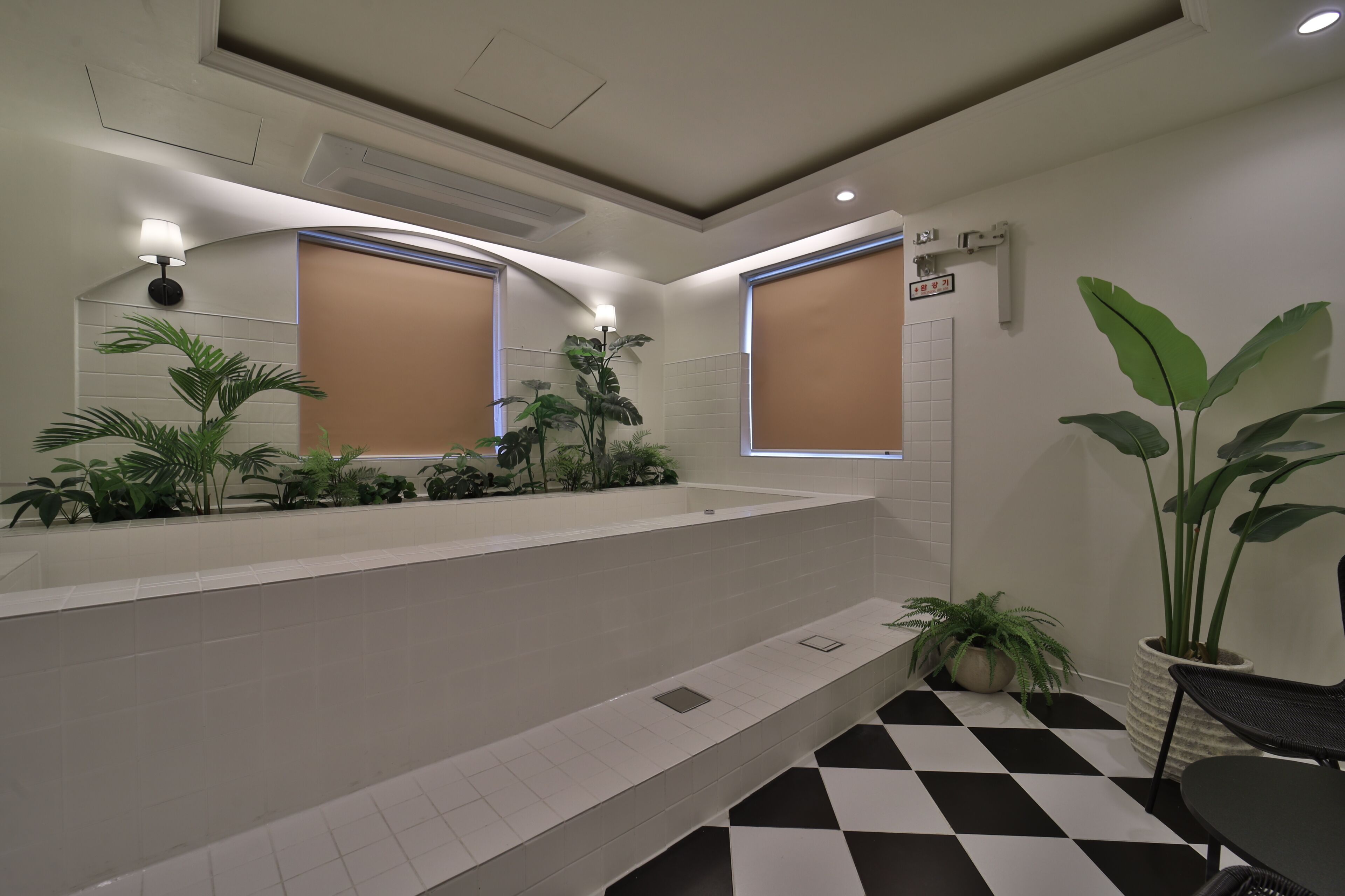Deluxe Twin Morocco - Jacuzzi | Badezimmer | Badewanne und Dusche (separat), Komfortbadewanne