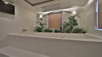 Deluxe Twin Morocco - Jacuzzi | Bathroom | Separate tub and shower, deep soaking tub, free toiletries, hair dryer