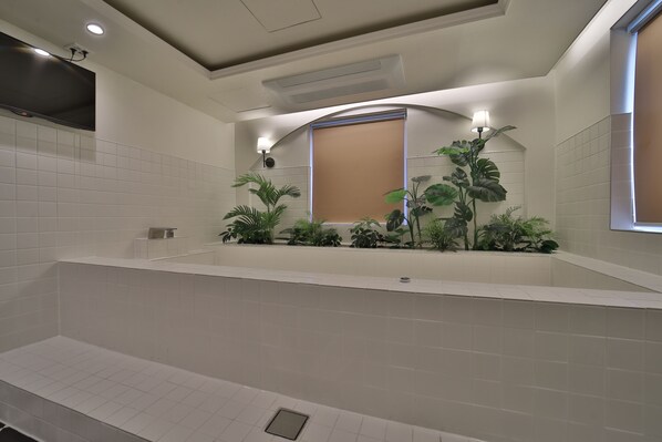 Deluxe Twin Morocco - Jacuzzi | Bathroom | Separate tub and shower, deep soaking tub, free toiletries, hair dryer - Gwangju Grand Maison Baobab Hotel (Gwangju)