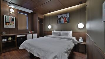 Deluxe Retro - Jacuzzi | Chambres insonorisées, Wi-Fi gratuit, draps fournis