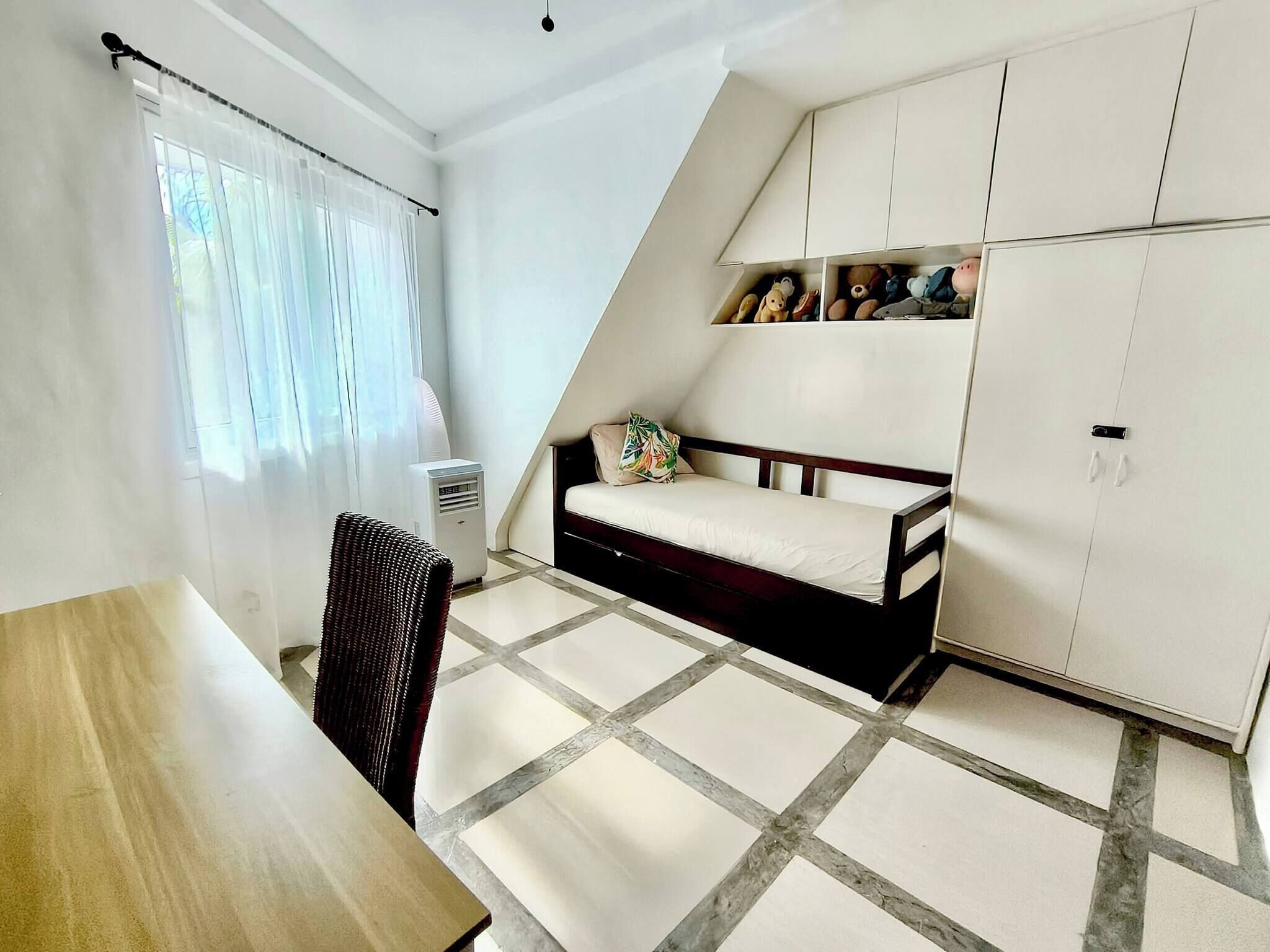 House, 3 Bedrooms | 4 bedrooms