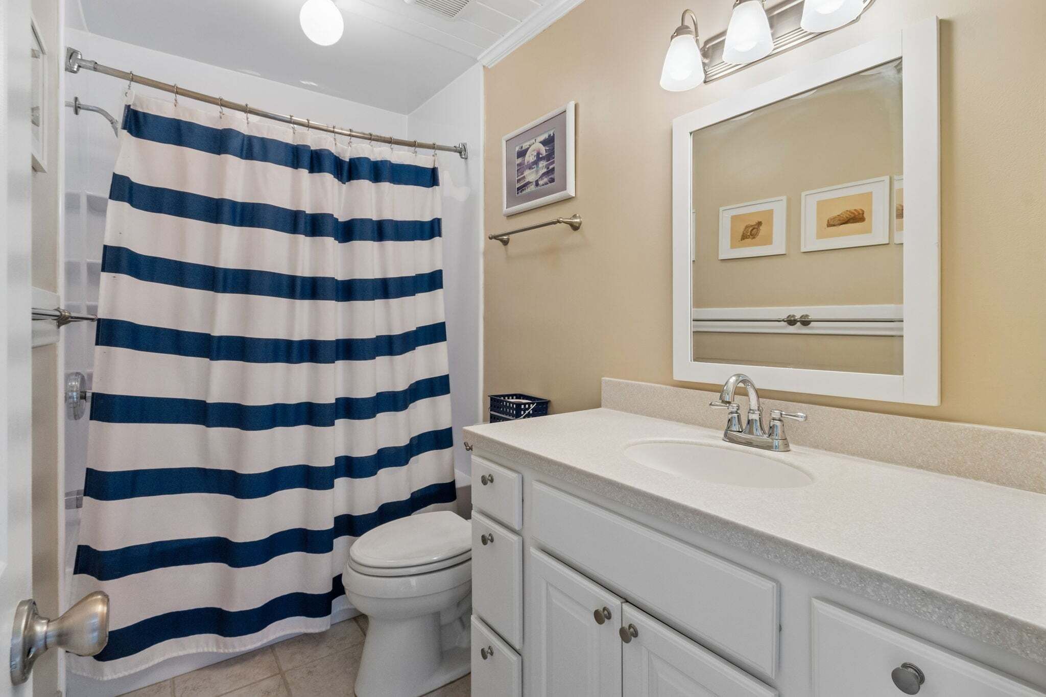 Shower, towels
