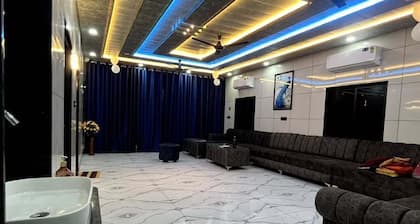 HOTEL WHITE PALACE