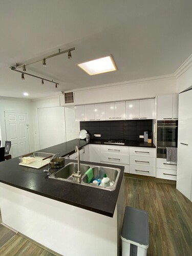Private 6 People home at Werribee