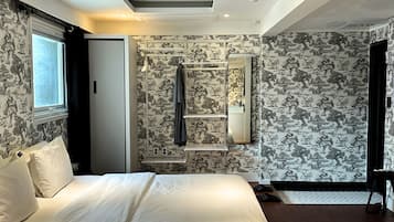 Free WiFi, bed sheets
