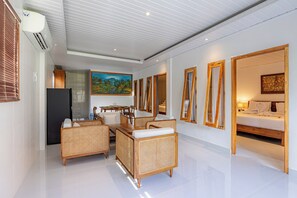 Familienzimmer, 2 Queen-Betten | Esszimmer
