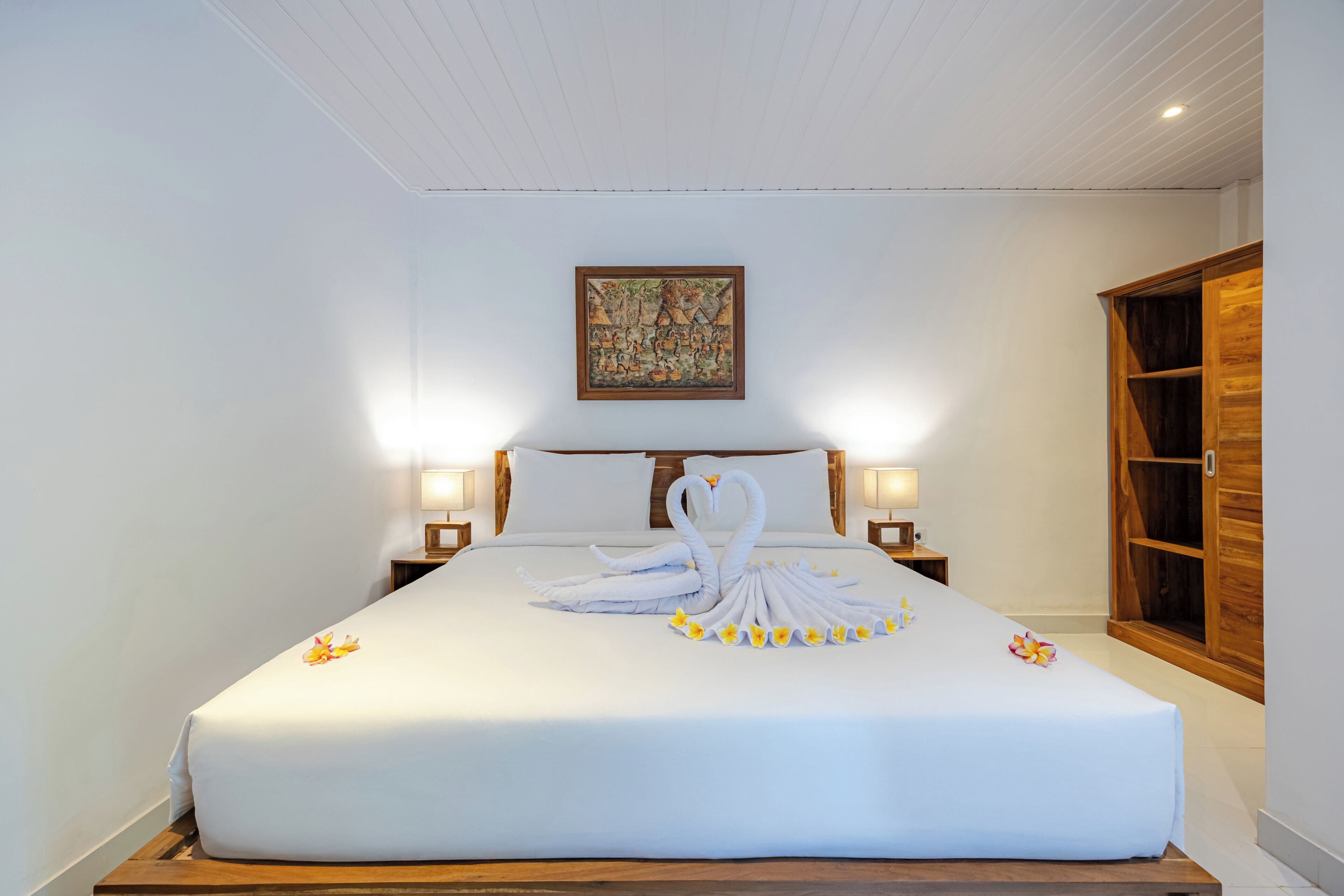 Standard Double Room, Garden View | Desk, iron/ironing board, free WiFi