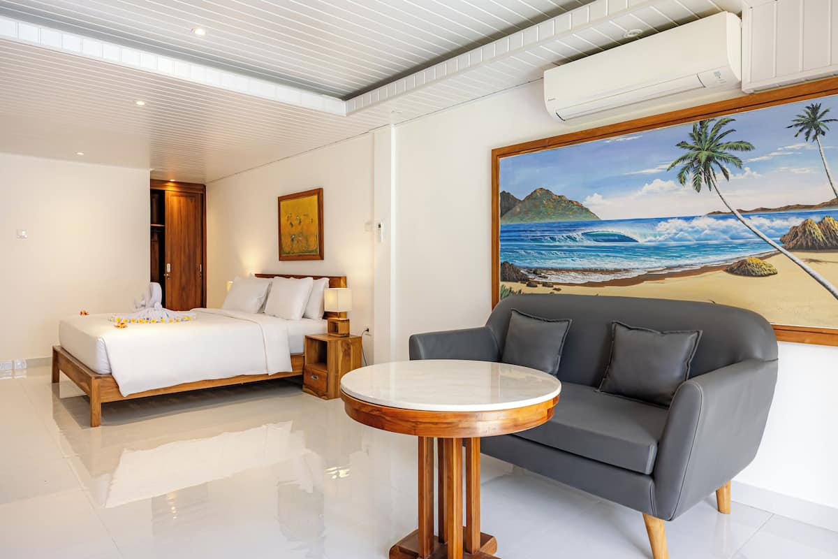 Elite Room, Garden View | Living room